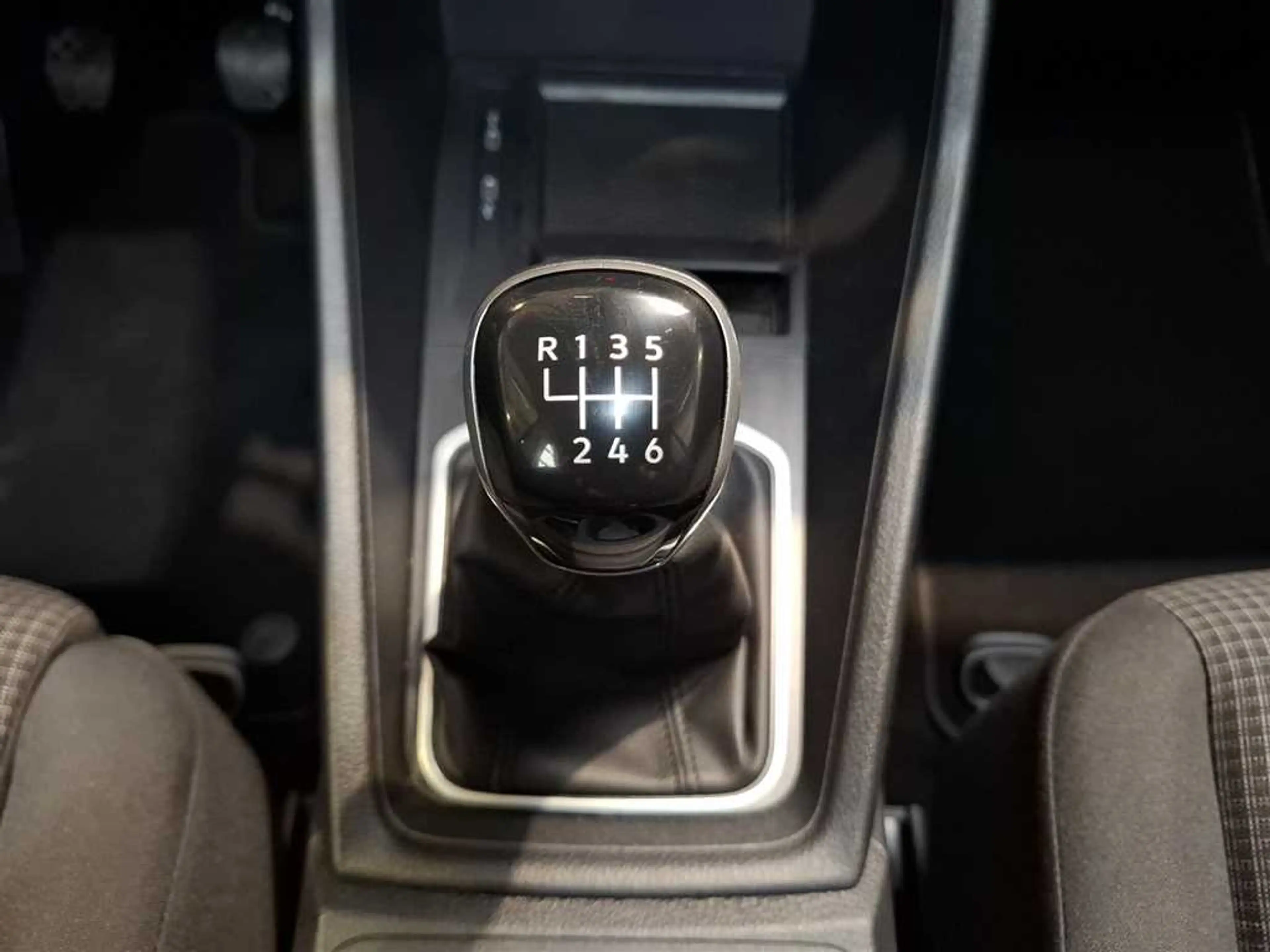 Volkswagen Caddy 2.0 TDI 4MOTION — photo 15
