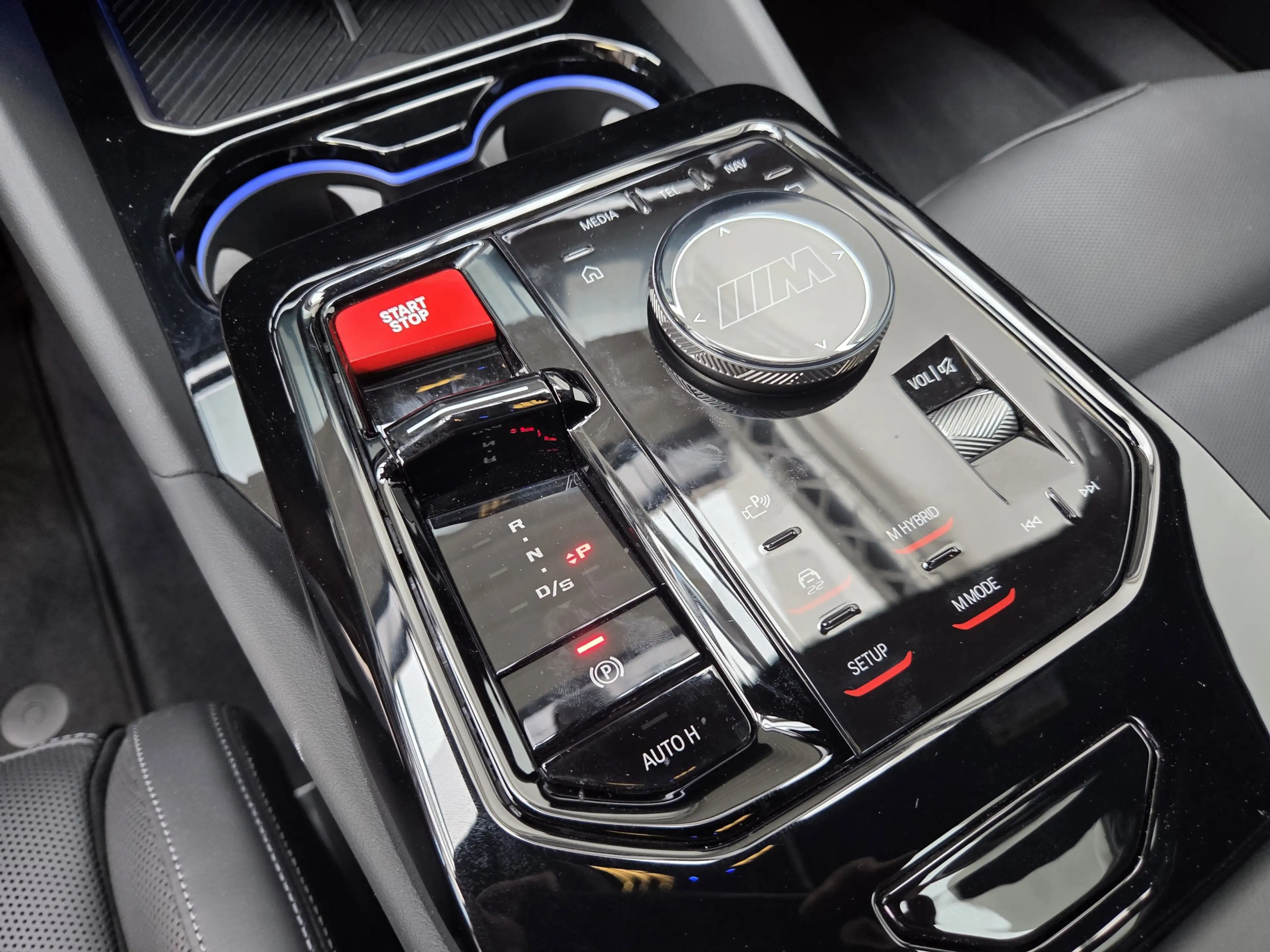 BMW M5 To. AHK Sitzlüftung B&W ACC 360° Driver — photo 11