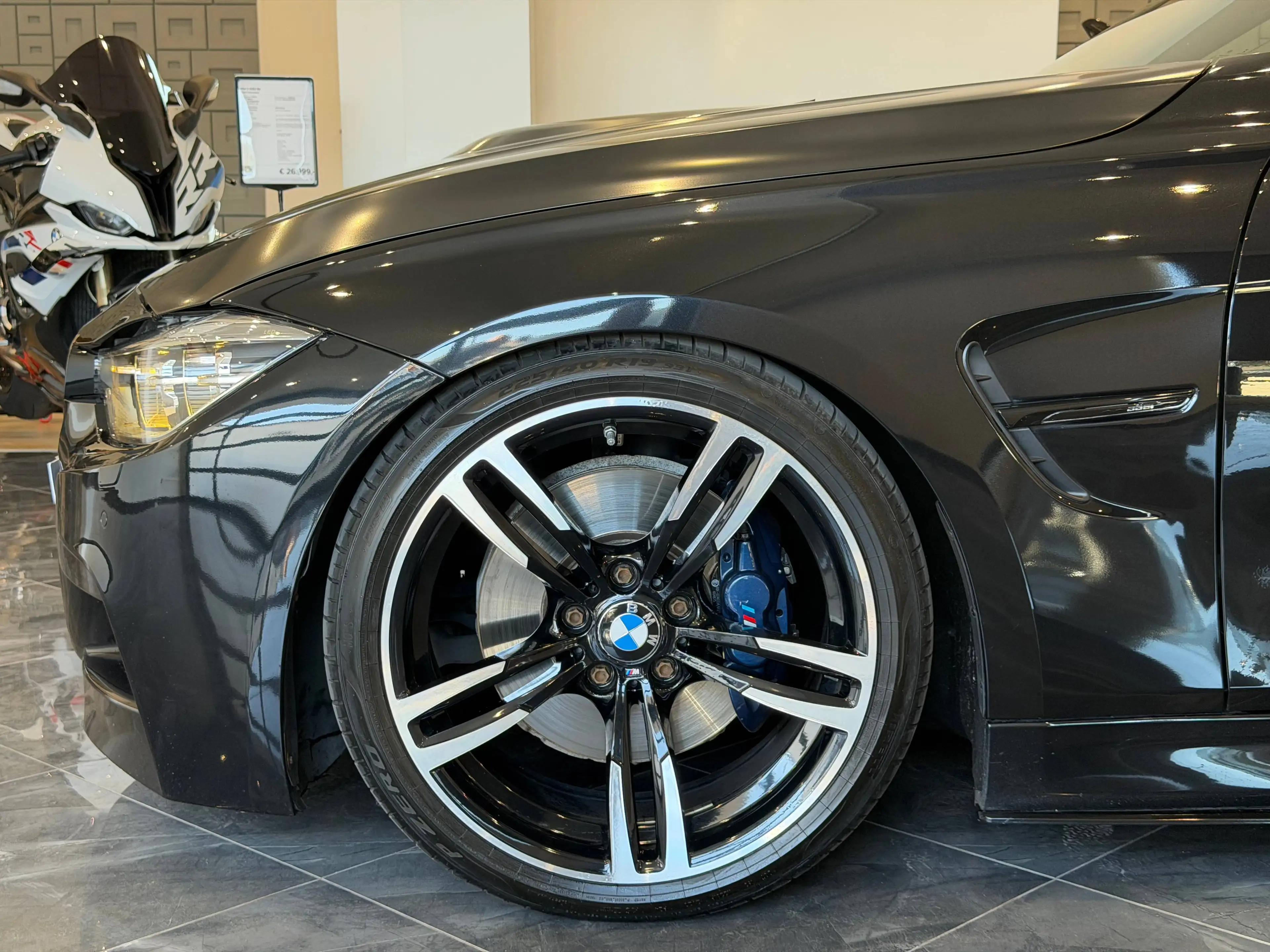 BMW 335 335 i*Mperformance* — photo 5