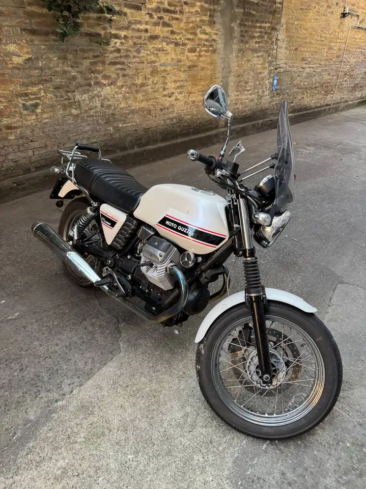 Moto Guzzi V 7