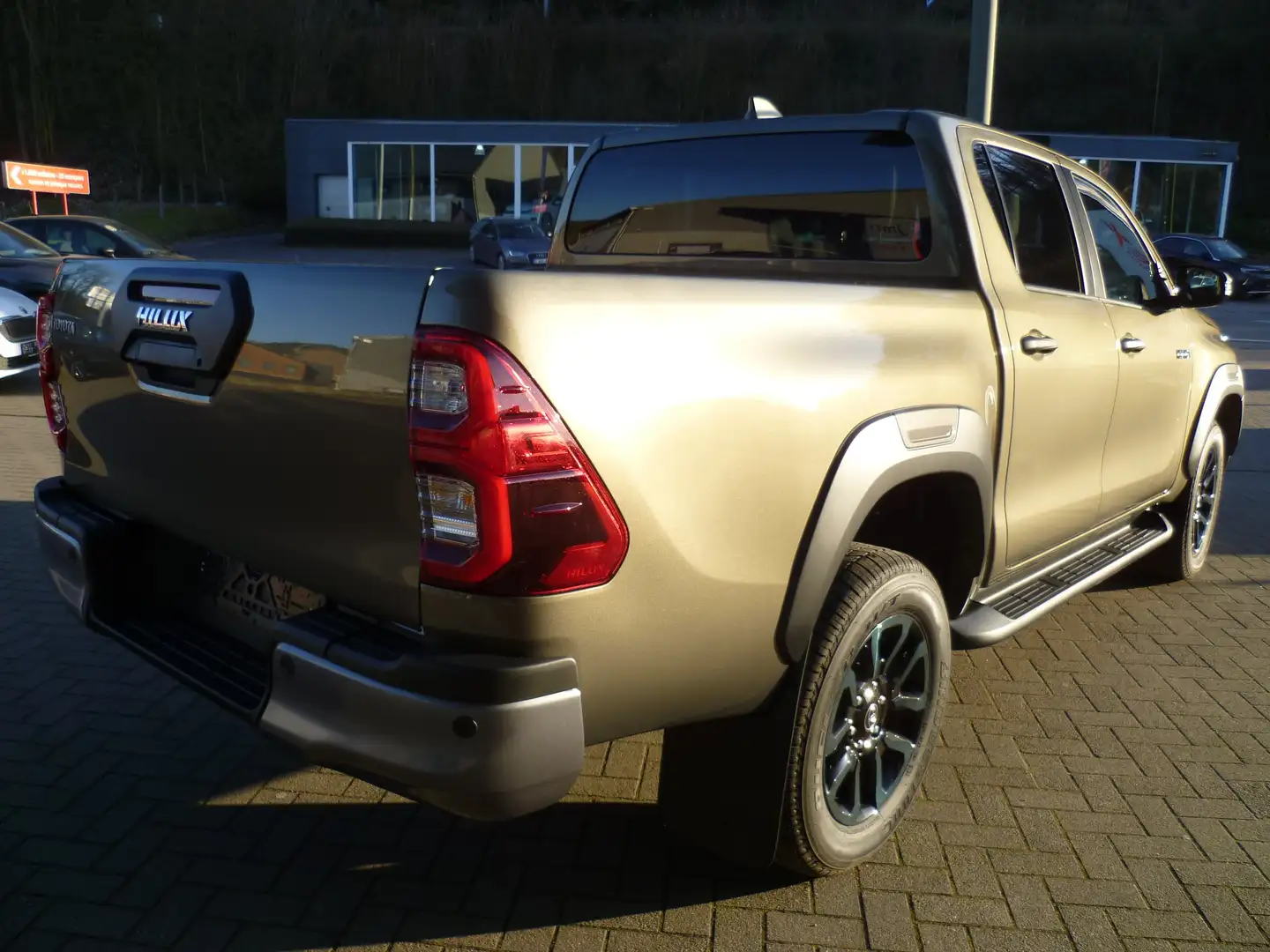 Toyota Hilux 2.8 D-4D 4WD Invincible Bronze - 2