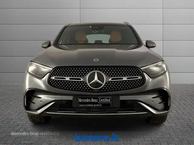 Mercedes-Benz GLC view 4