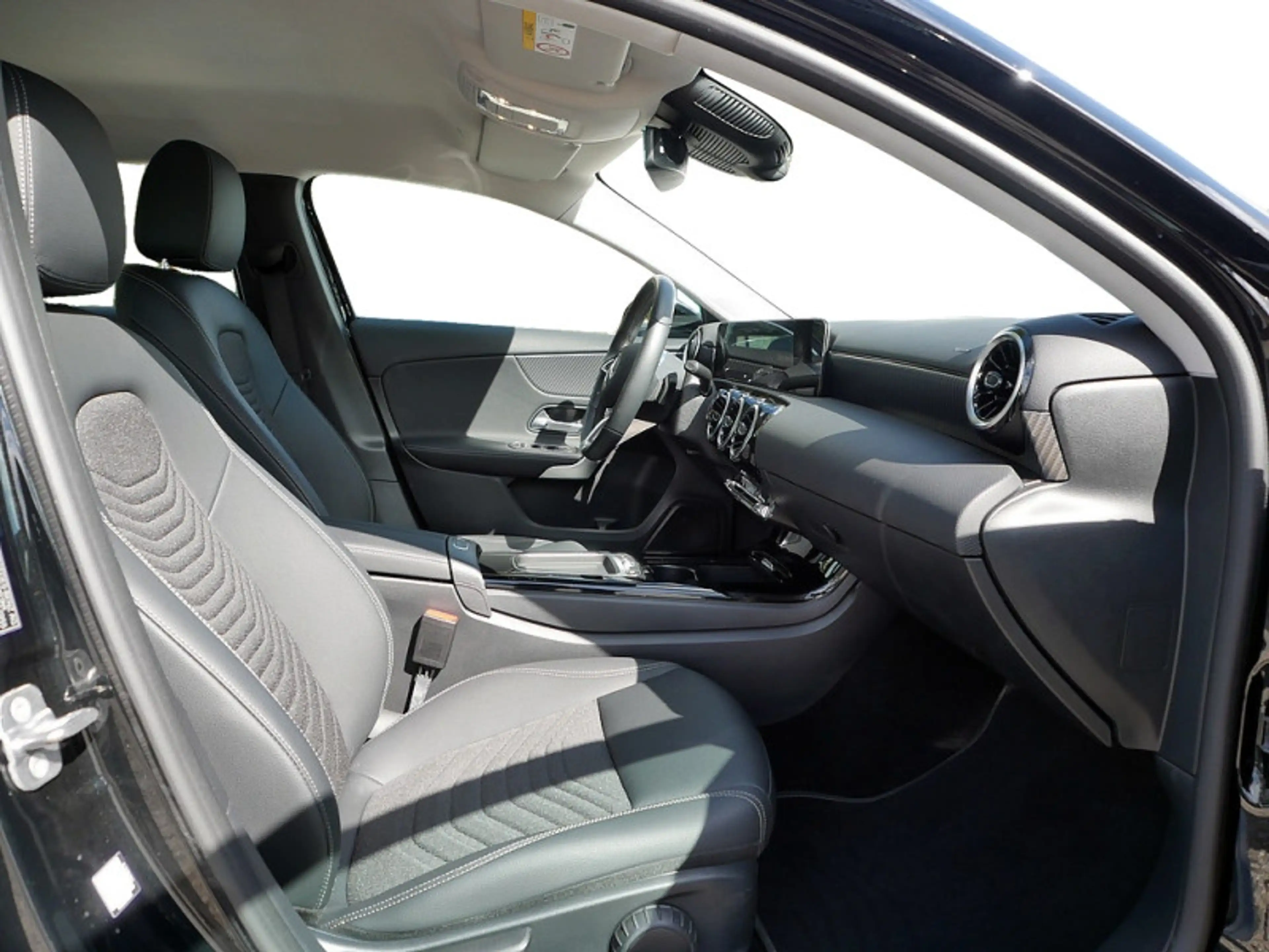 Mercedes-Benz A 200 , PROGRESSIVE KAMERA SPUR PDC SHZ — photo 8