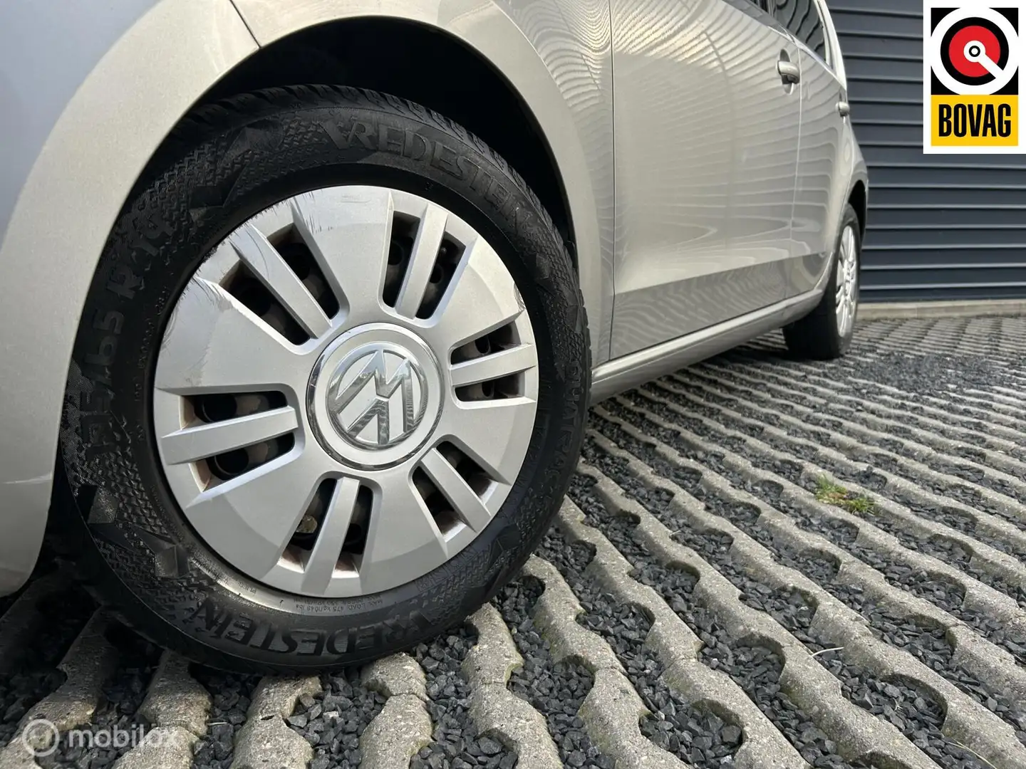 Volkswagen up! 1.0 take up! BlueMotion | Airco | 5 deurs Gris - 2