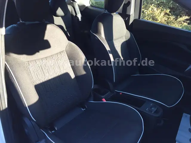 Fiat 500E view 9