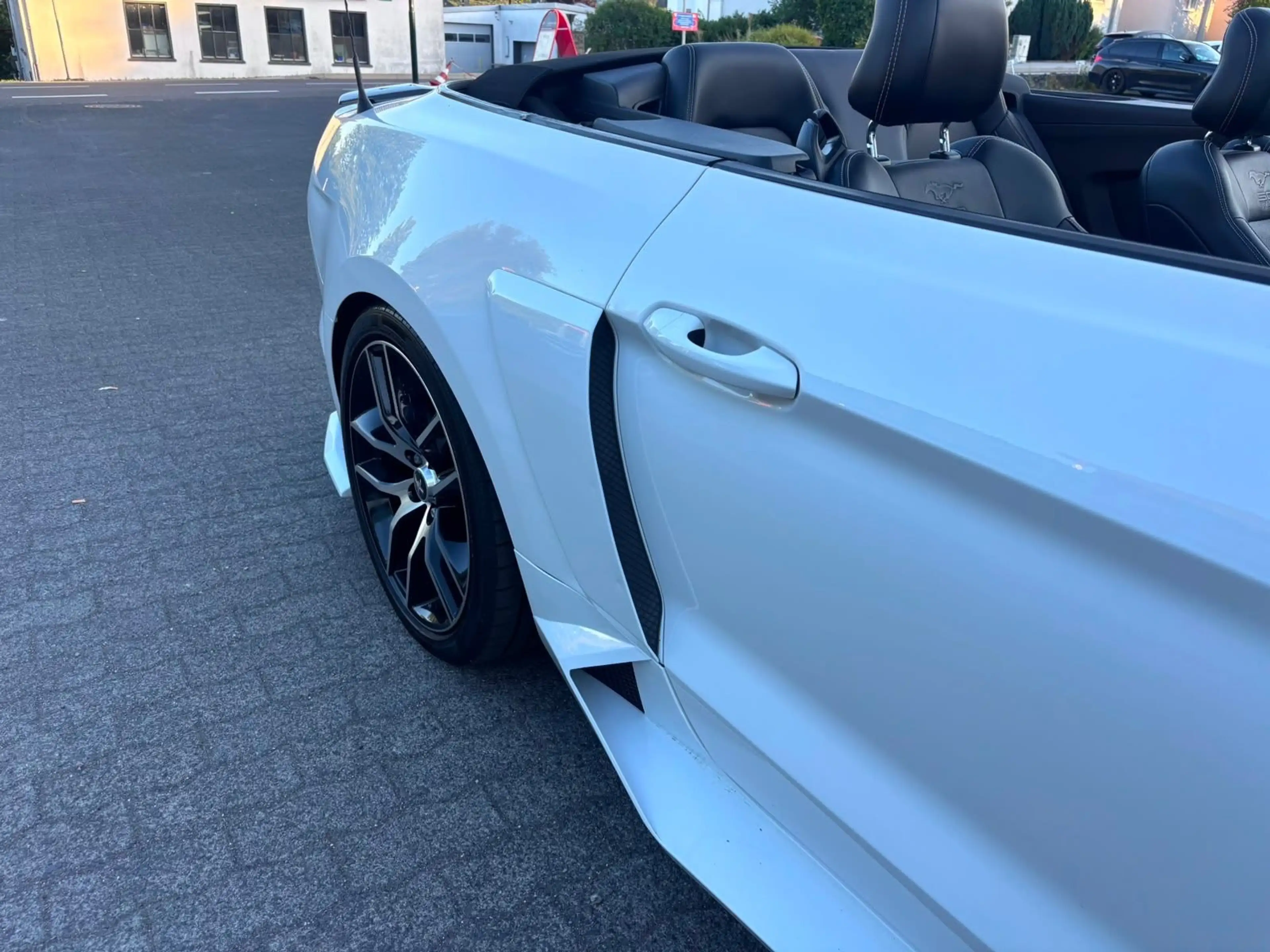 Ford Mustang 5.0 GT Cabrio *50 YEARS*LED*ROUSH-KIT* — photo 9