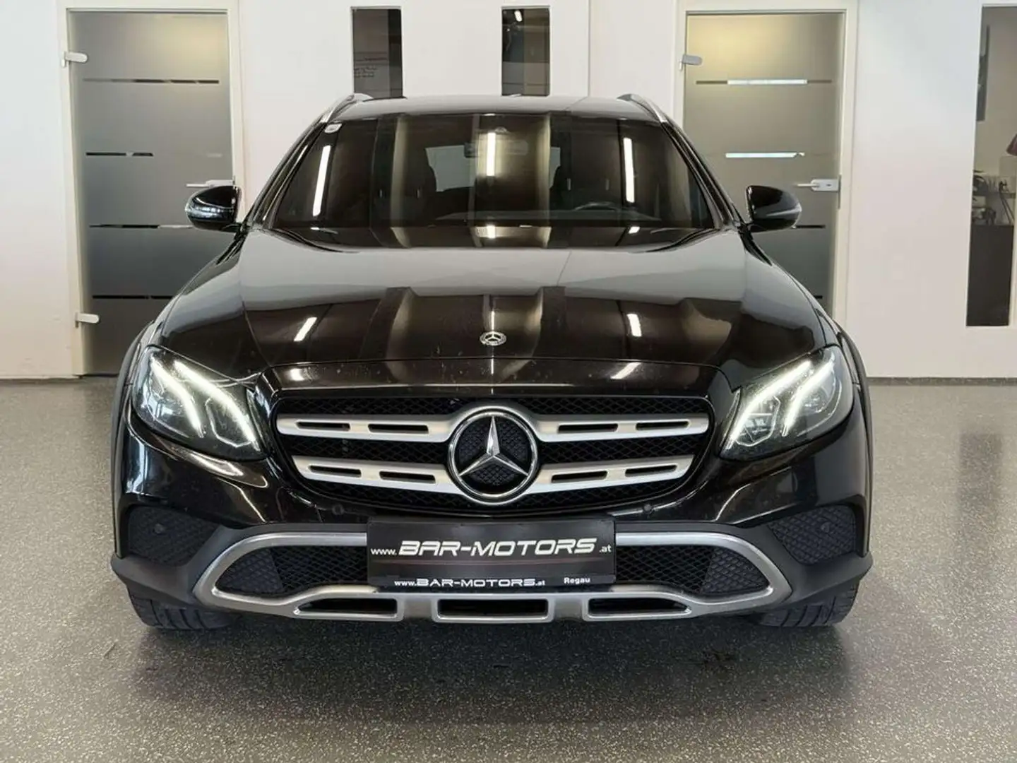 Mercedes-Benz E 220 d 4Matic All-Terrain *KAMERA*PDC*SHZ*19ZOLL* Schwarz - 2