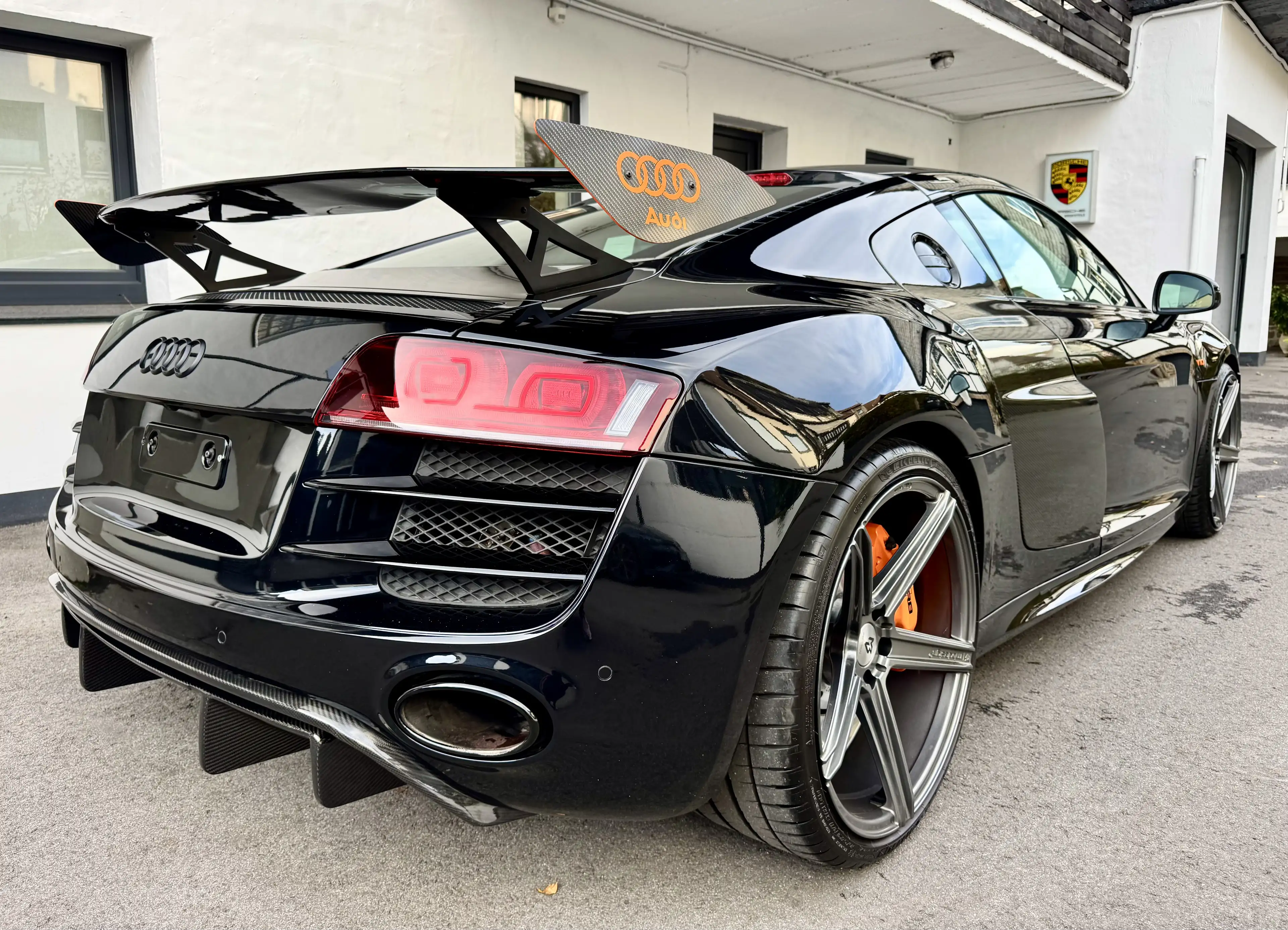 Audi R8 R8 5.2 FSI quattro R tronic — photo 6