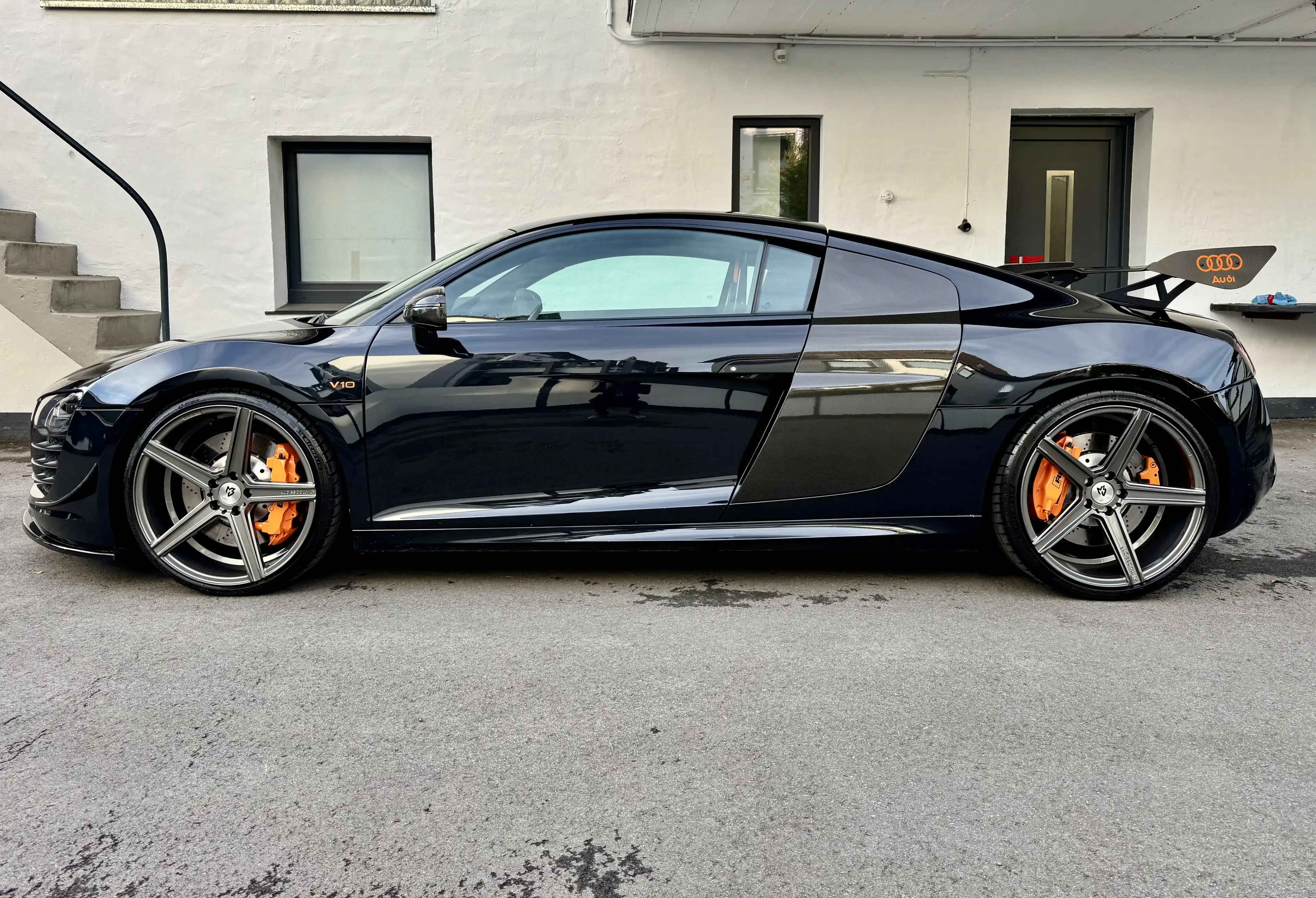Audi R8 R8 5.2 FSI quattro R tronic — photo 2