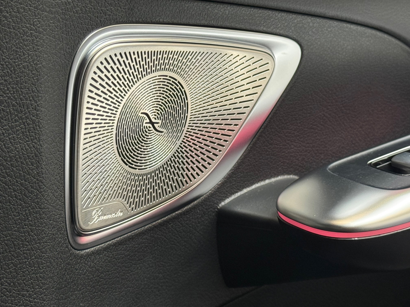 Mercedes-Benz C 300 e AMG Memory Distronic Massage Digital Sfeer 360 L — photo 7