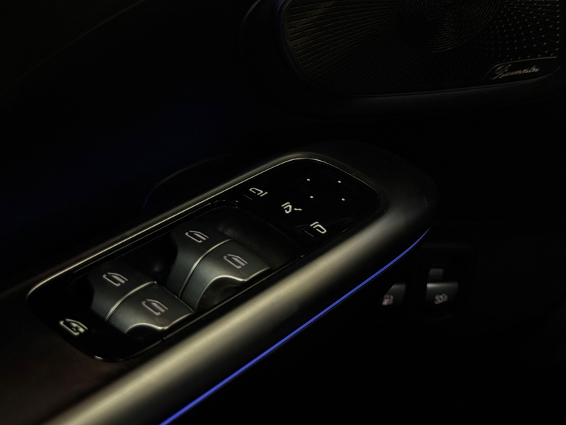 Mercedes-Benz C 300 e AMG Memory Distronic Massage Digital Sfeer 360 L — photo 29