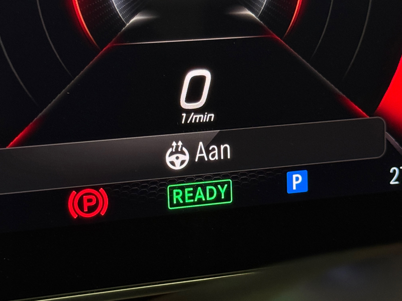 Mercedes-Benz C 300 e AMG Memory Distronic Massage Digital Sfeer 360 L — photo 28