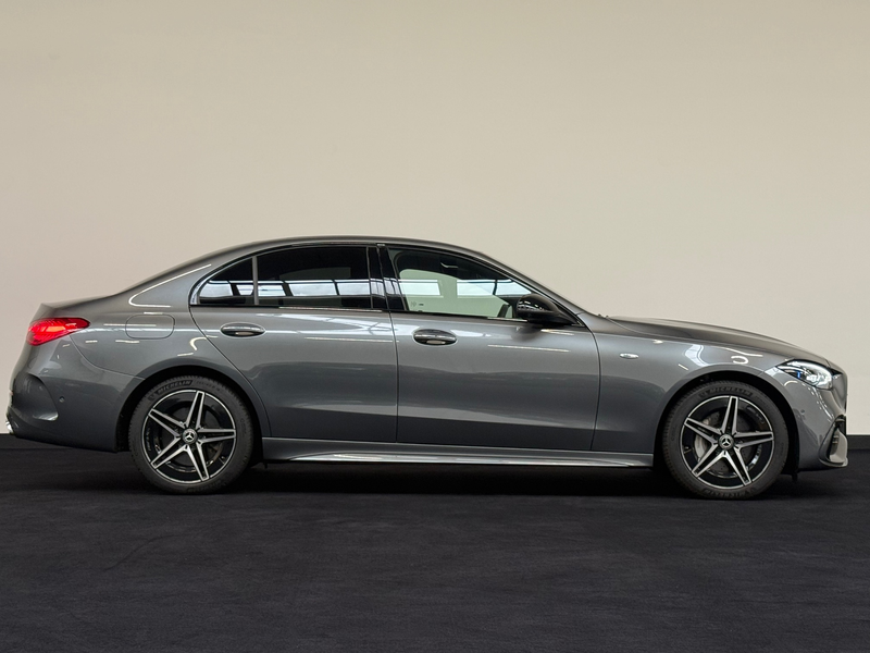 Mercedes-Benz C 300 e AMG Memory Distronic Massage Digital Sfeer 360 L — photo 11