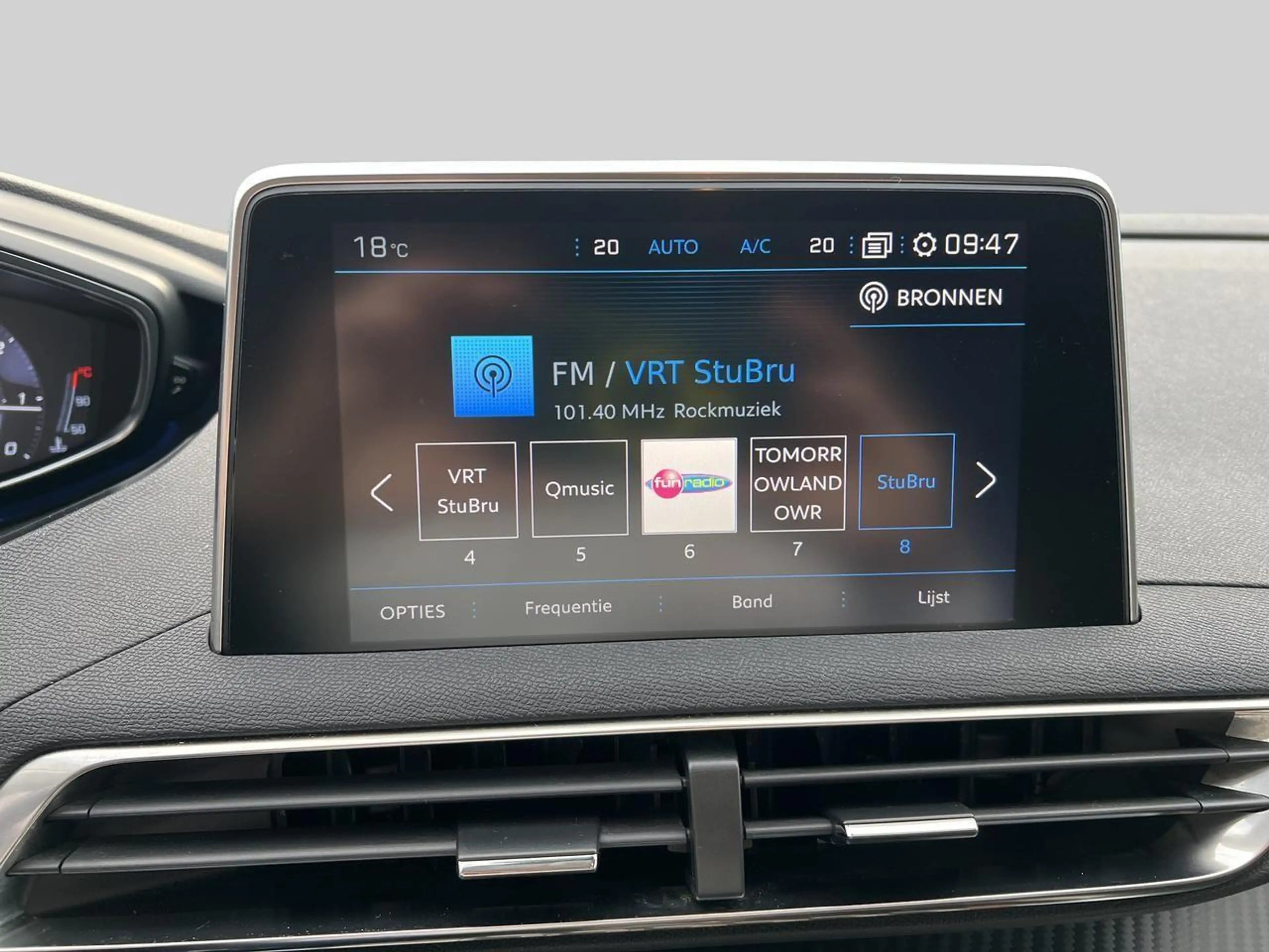 Peugeot 5008 1.5 BlueHDi 96kW S&S EAT8 Crossway — photo 12