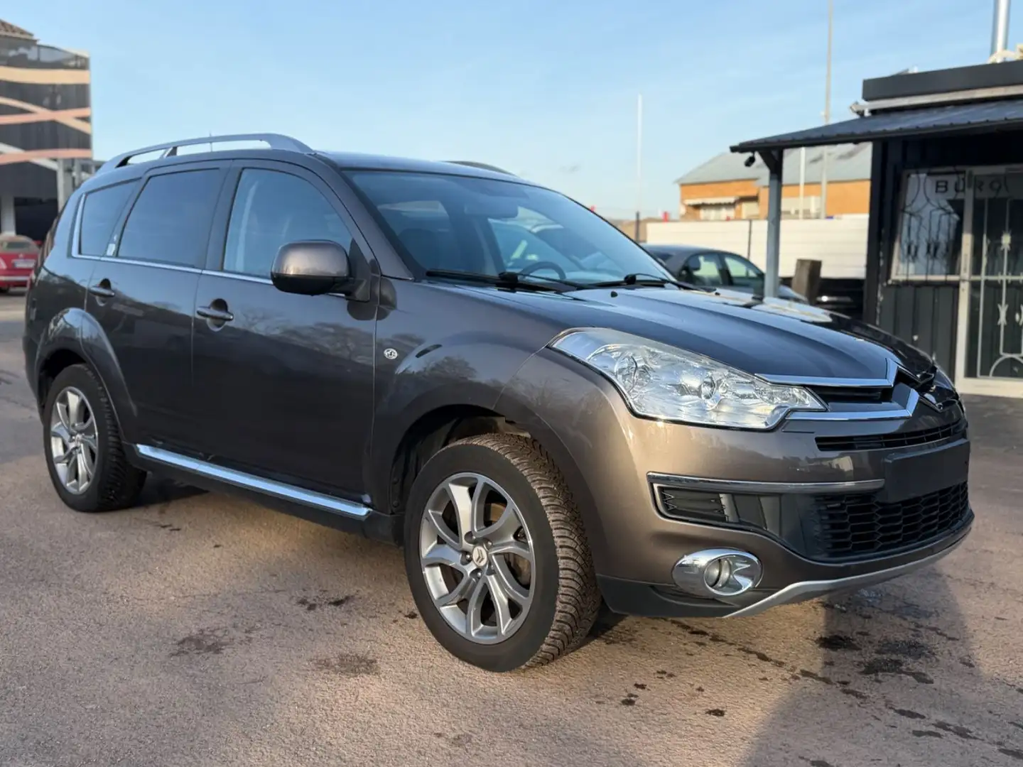 Citroen C-Crosser 2.2 HDi AWD 7-Sitzer+Navi+Leder+AHK Braun - 2