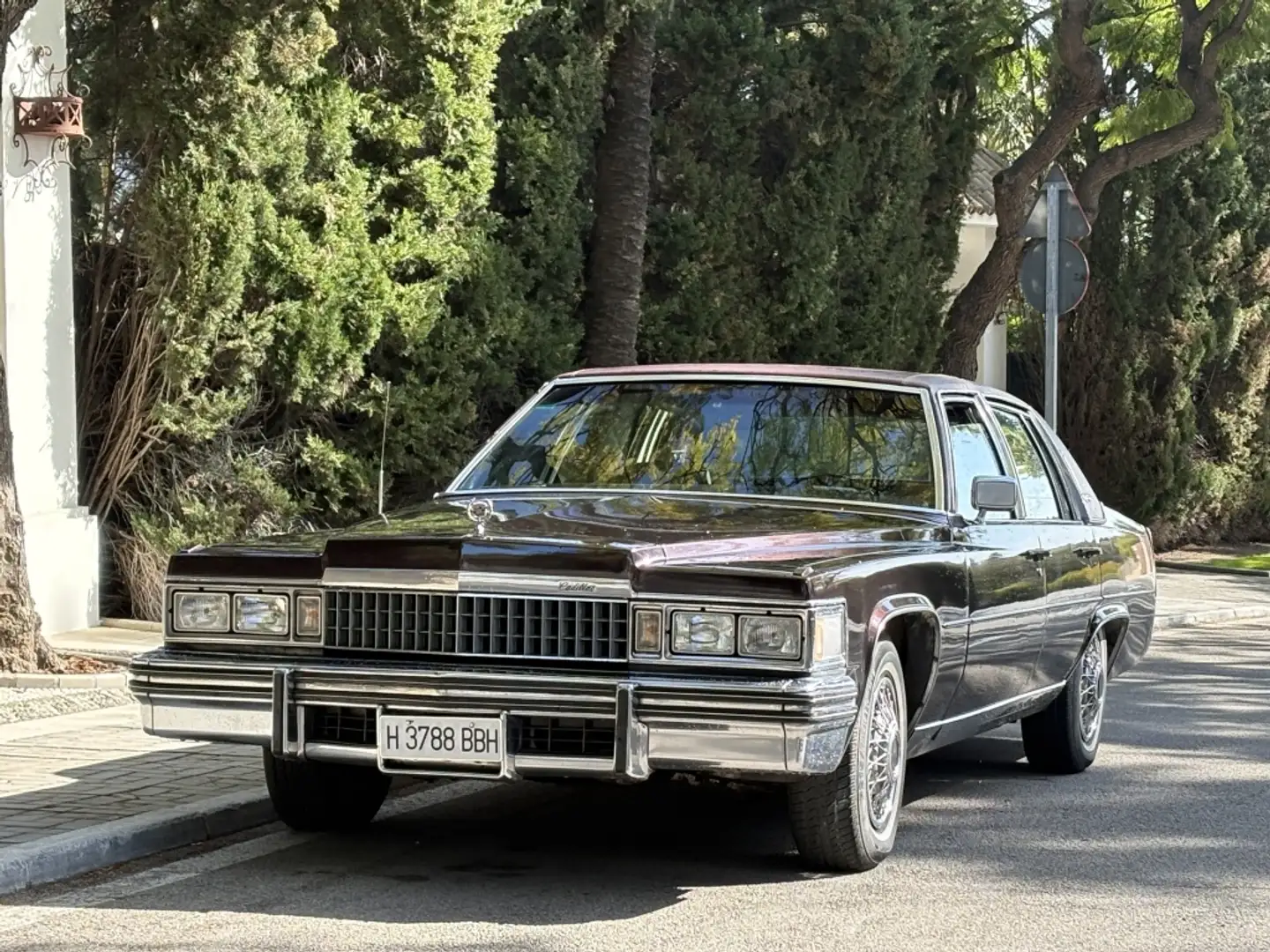 Cadillac Fleetwood Brougham Burdeos - 2