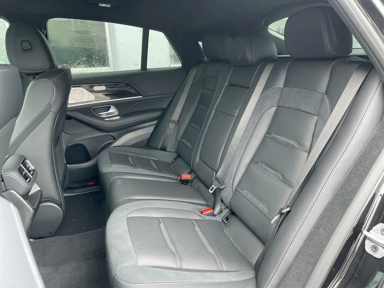 Mercedes-Benz GLE снимка Mercedes-Benz GLE