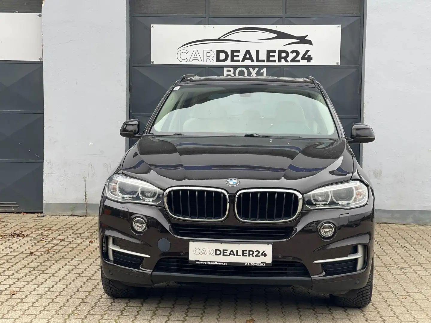 BMW X5 xDrive30d Österreich-Paket Aut. Braun - 1