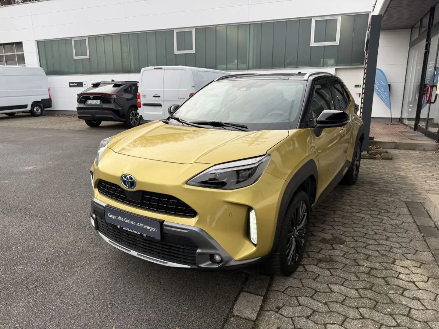 Toyota Yaris Cross Hybrid 1.5 VVT-i AWD-i Adventure Oro - 2