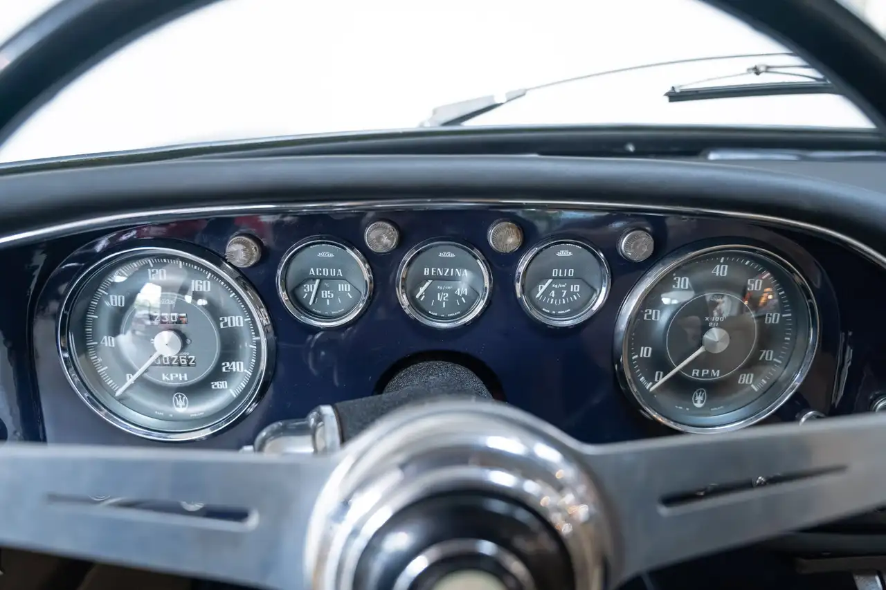Maserati Coupe 3500 GTI Touring - Bare Metal Restoration - Matchi, foto 9