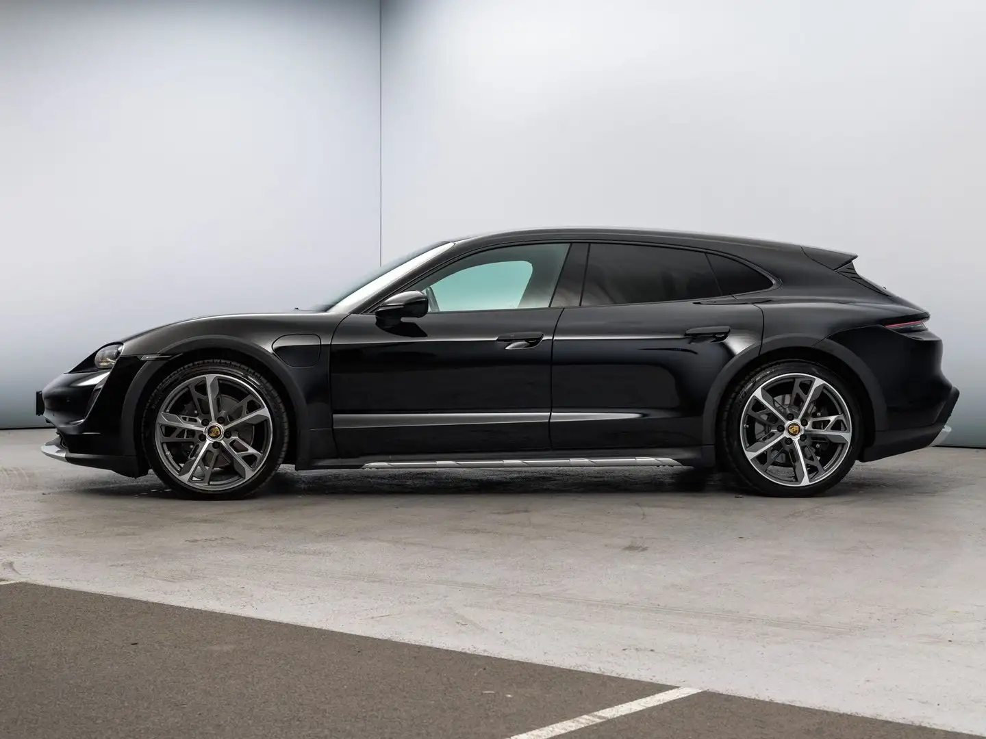 Porsche Taycan 4 Cross Turismo Schwarz - 2
