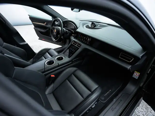 Porsche Taycan 4 Cross Turismo Ansicht 45