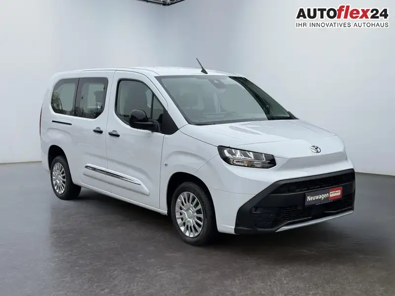 TOYOTA Proace
