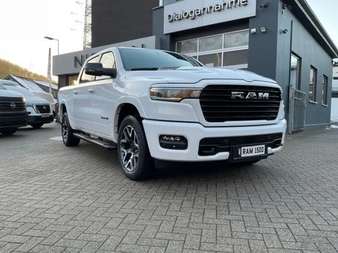 Dodge RAM 1500 Crew Cab 3.0 4x4 Laramie Sport Navi SD Alb - 2