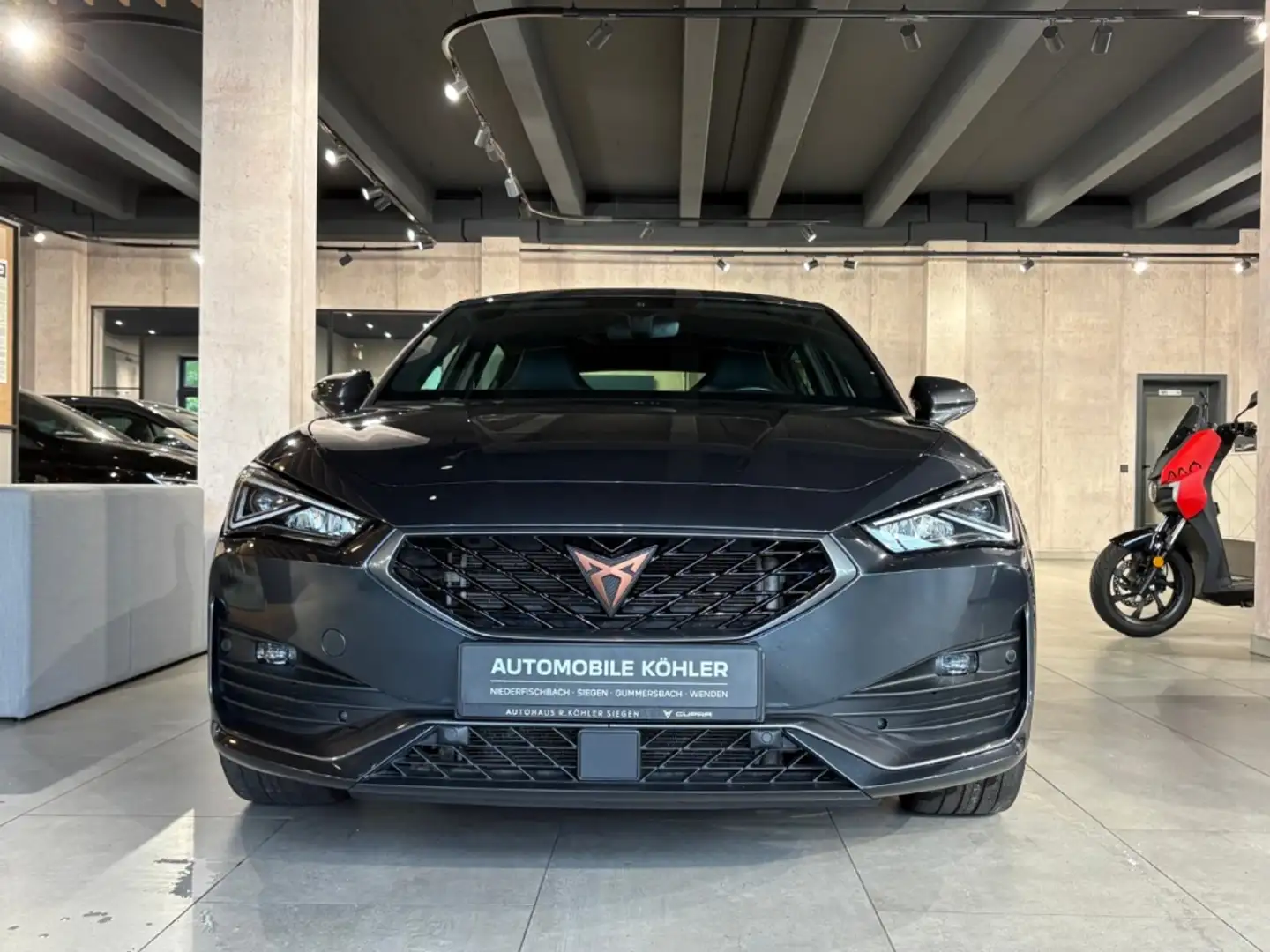 CUPRA Leon VZ e-Hybrid 1.4 AD Navi LED ACC CarPlay 19'' Grau - 2