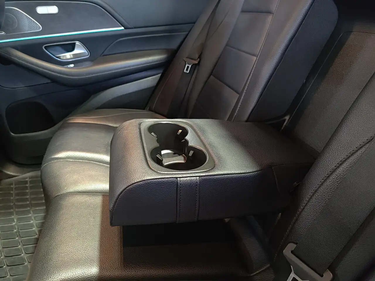 Mercedes-Benz GLE снимка Mercedes-Benz GLE