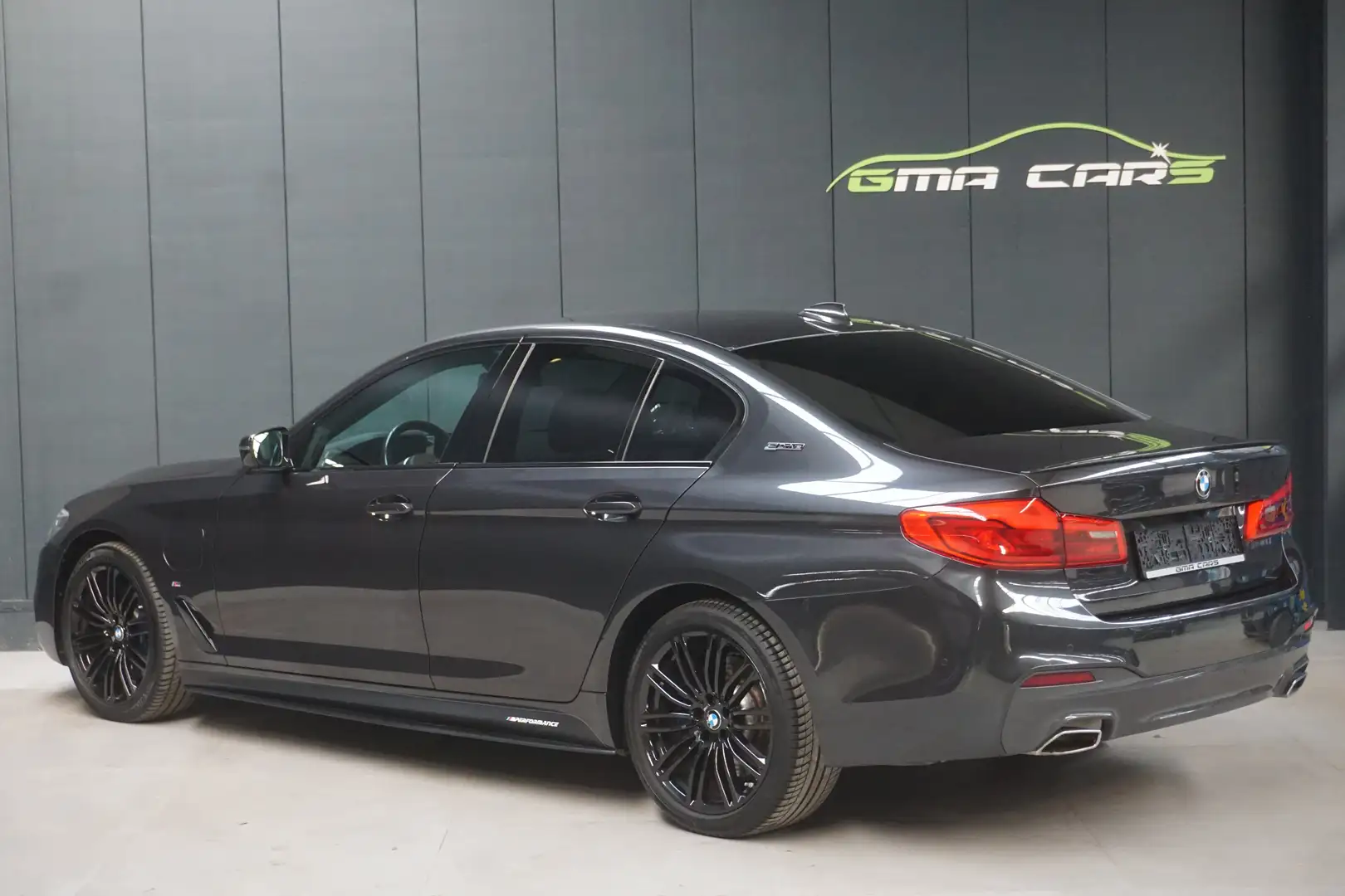 BMW 530 e iPerformance Aut. M Pack-Nav-Leder-360c-Garantie Grijs - 2