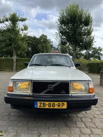 Volvo 240 2.3 DL