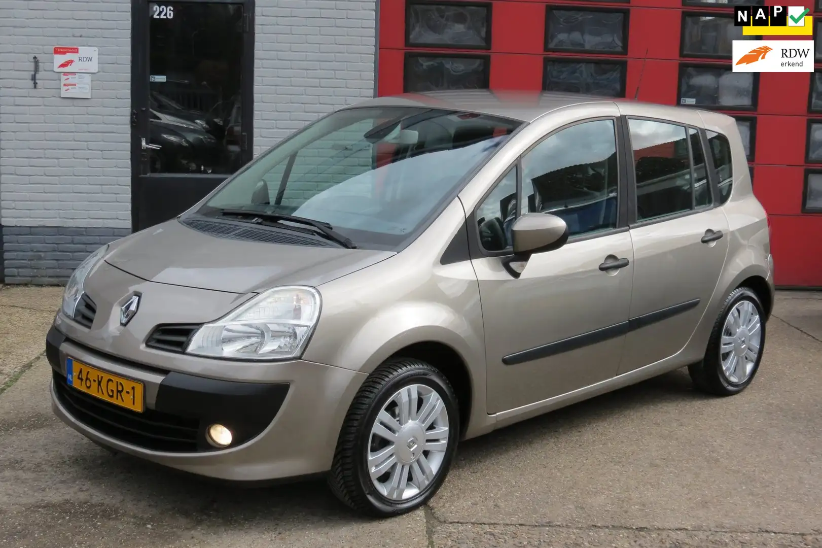 Renault Grand Modus 1.2-16V AUTOMAAT ,AIRCO, 45.000 NAP,NWE APK Beige - 1
