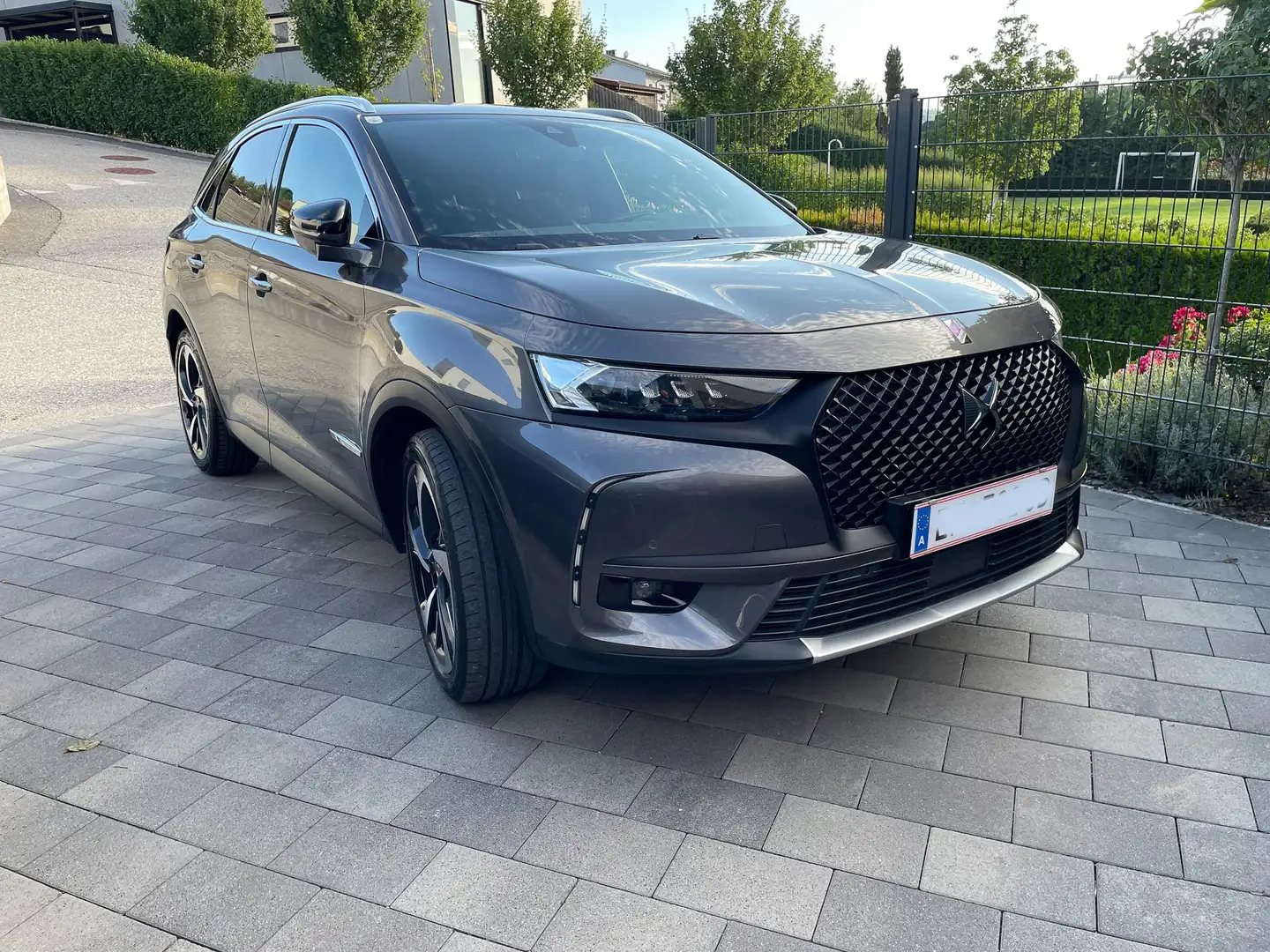 DS Automobiles DS 7 Crossback DS7 Crossback BlueHDi 180 EAT8 Performance Line Performance Line Grau - 1