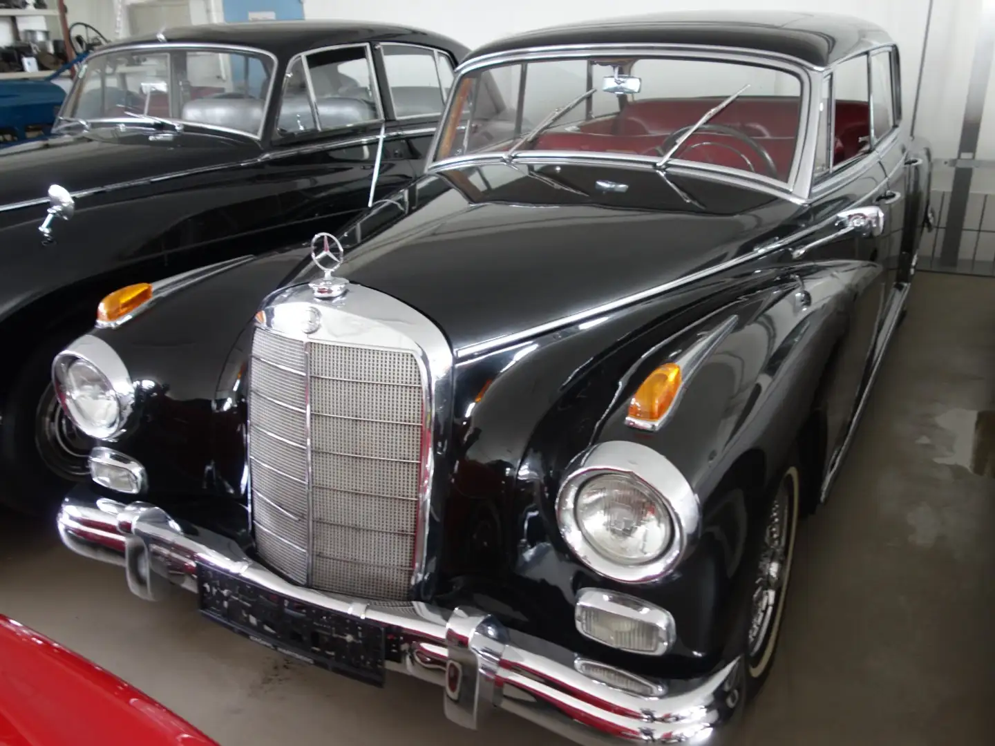Mercedes-Benz 300 D Adenauer W189 Schwarz - 2