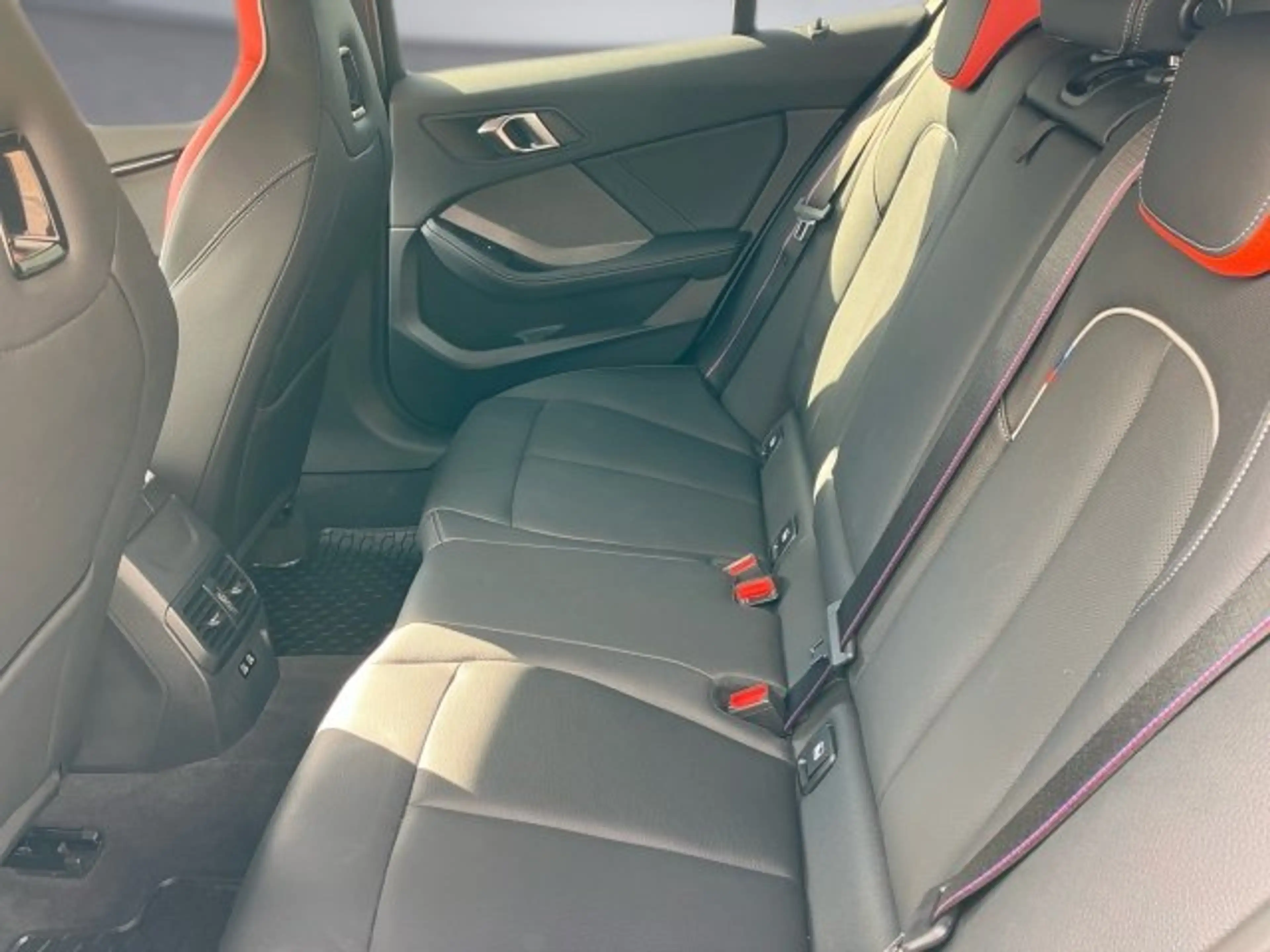 BMW 135 M135i xDrive 5-Türer F40 B48 — photo 12