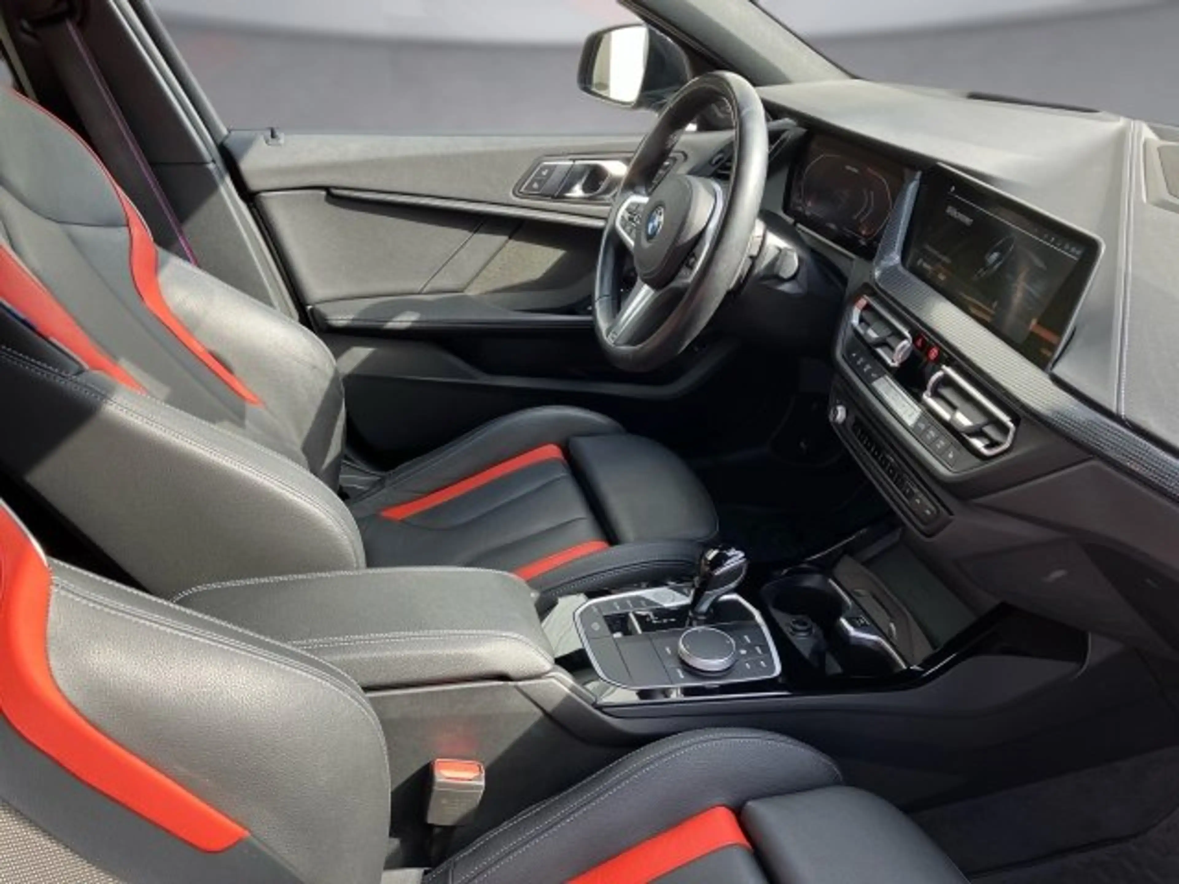 BMW 135 M135i xDrive 5-Türer F40 B48 — photo 11