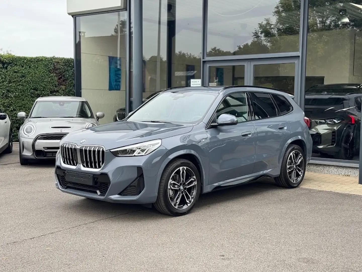 BMW X1 sDrive18i M Sport / PANODAK / TREKHAAK / DODE HOEK Gris - 2