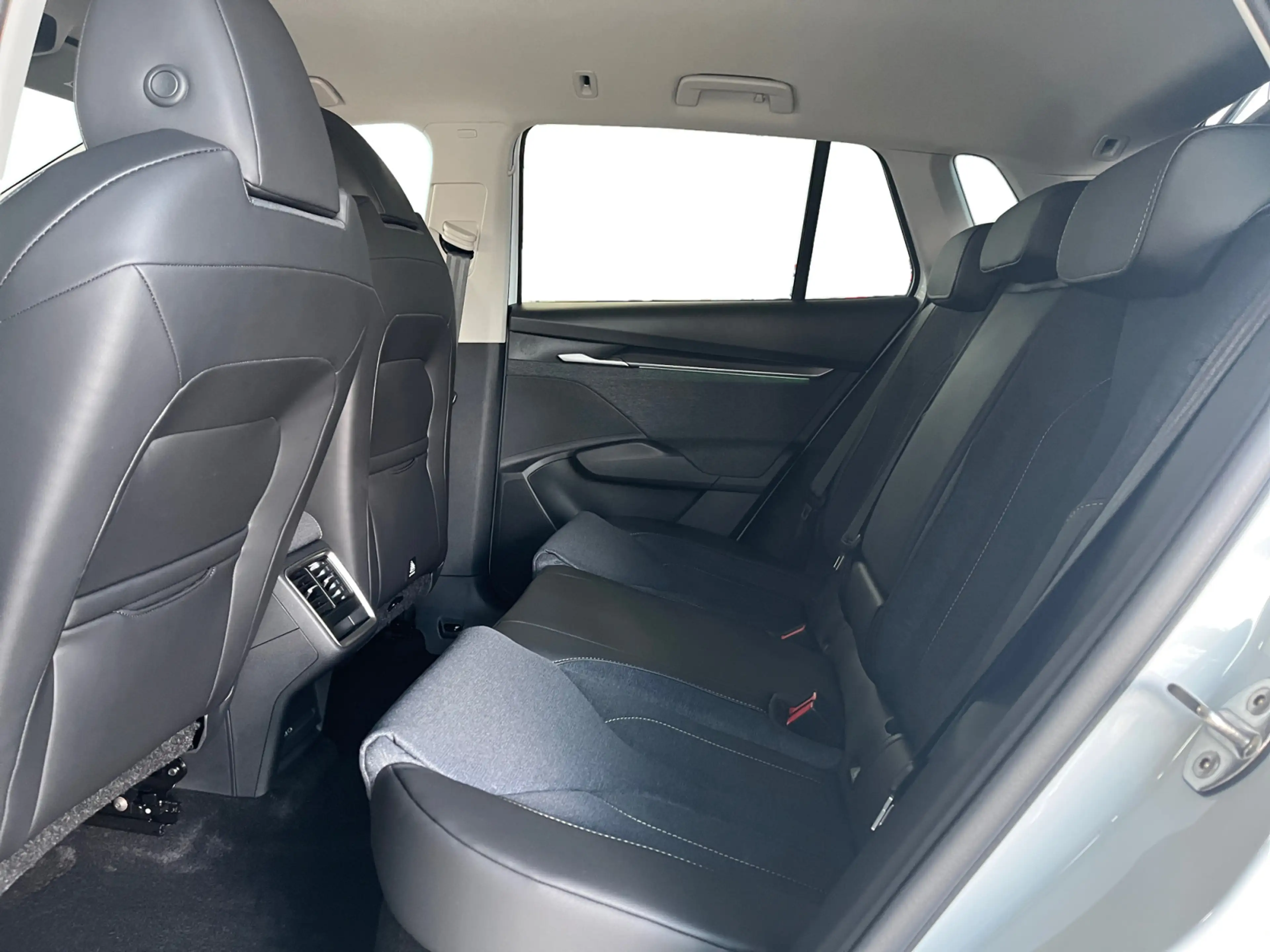 Skoda Elroq Selection 60 LED Navi WäPu ACC Kamera Alu — photo 11
