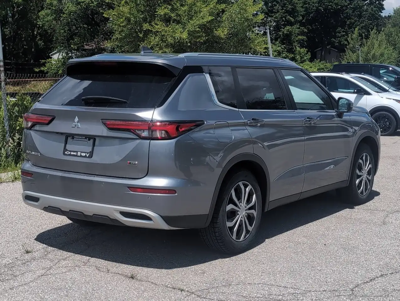 Mitsubishi Outlander снимка Mitsubishi Outlander