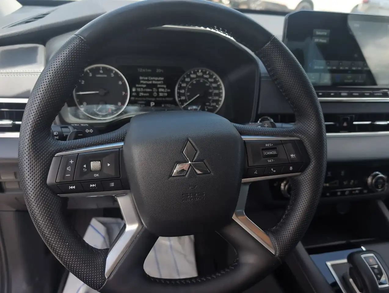 Mitsubishi Outlander снимка Mitsubishi Outlander