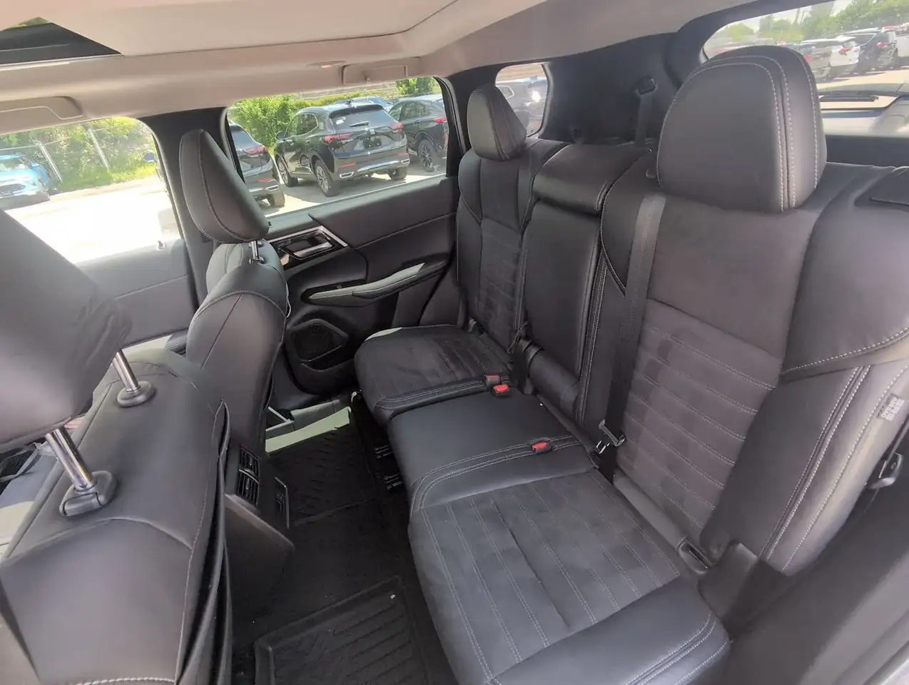 Mitsubishi Outlander снимка Mitsubishi Outlander