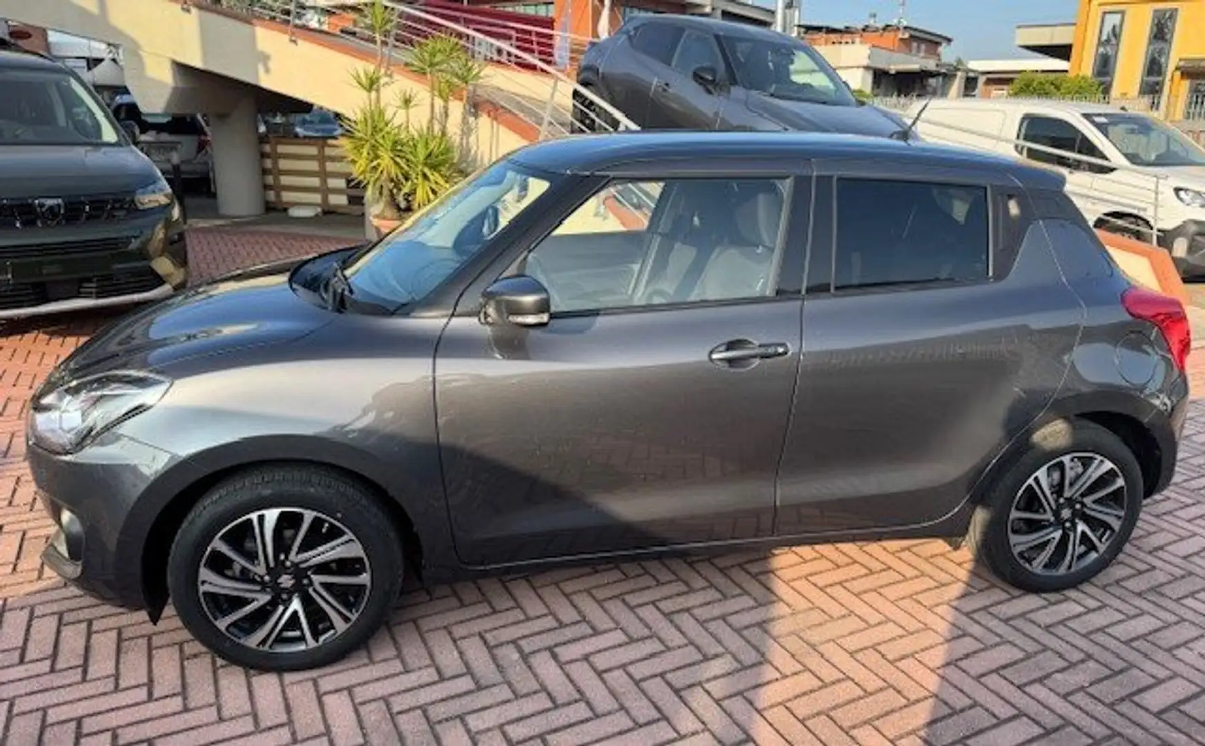 Suzuki Swift Swift 1.2h Top 2wd Gris - 2