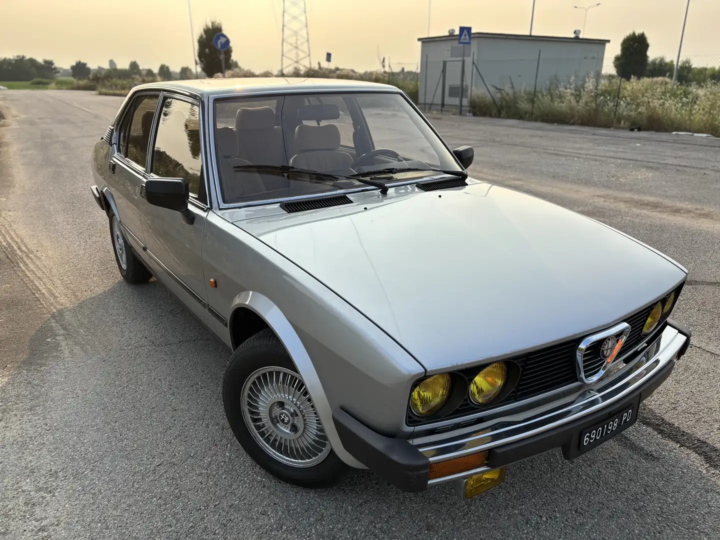 Alfa Romeo Alfetta 2.0i Quadrifoglio Oro - 1