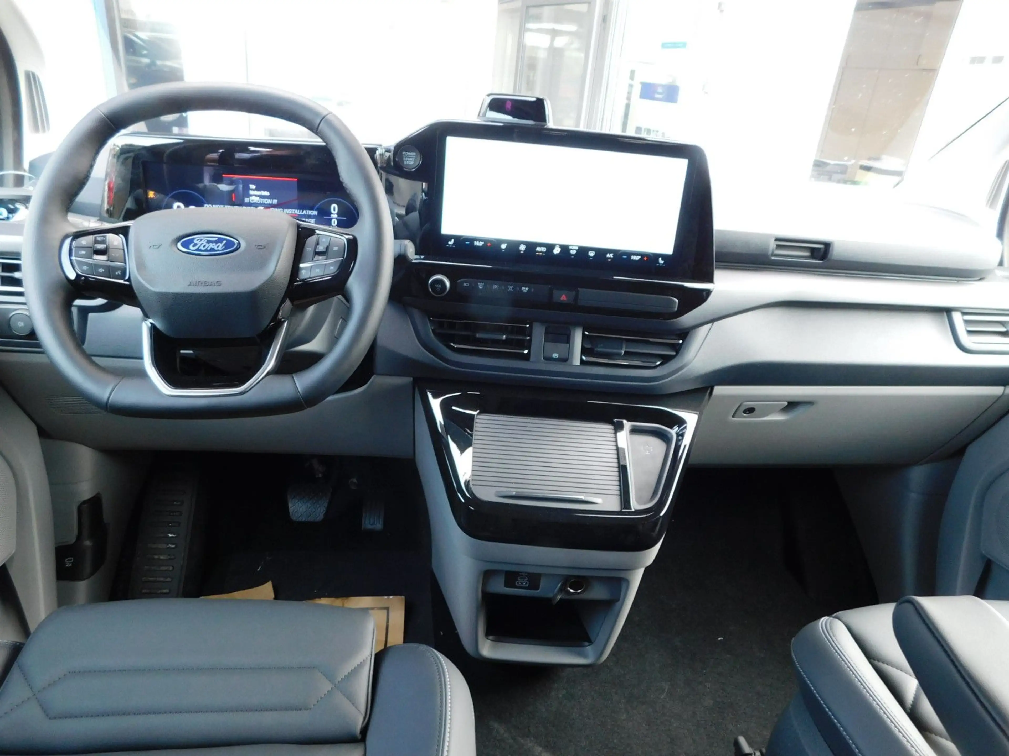 Ford Tourneo Custom 2.0 L1 Auto Titanium Allrad/Leder — photo 14