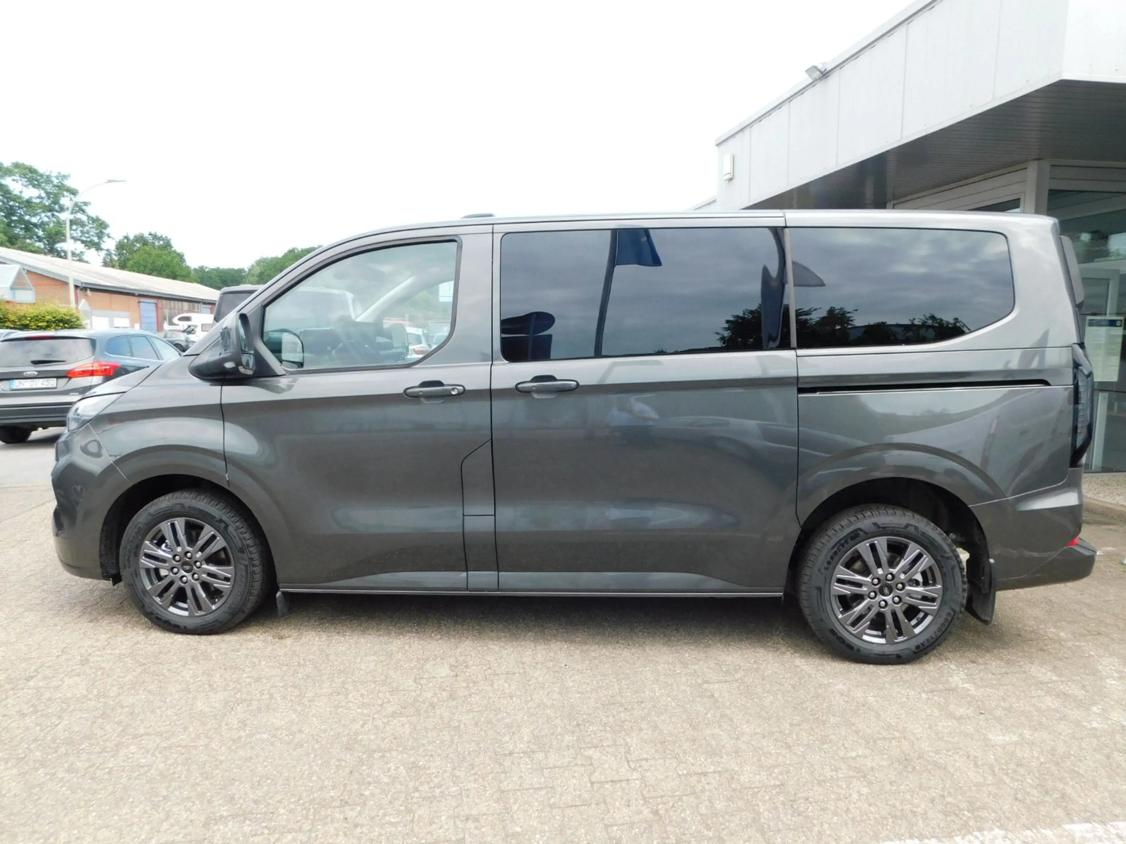 Ford Tourneo Custom 2.0 L1 Auto Titanium Allrad/Leder — photo 6