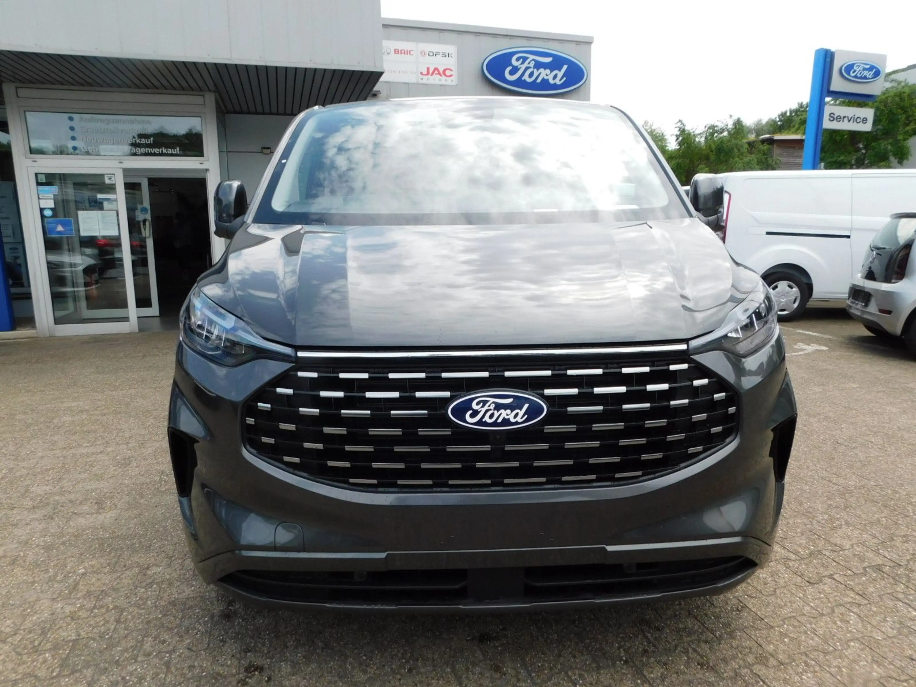 Ford Tourneo Custom 2.0 L1 Auto Titanium Allrad/Leder — photo 2