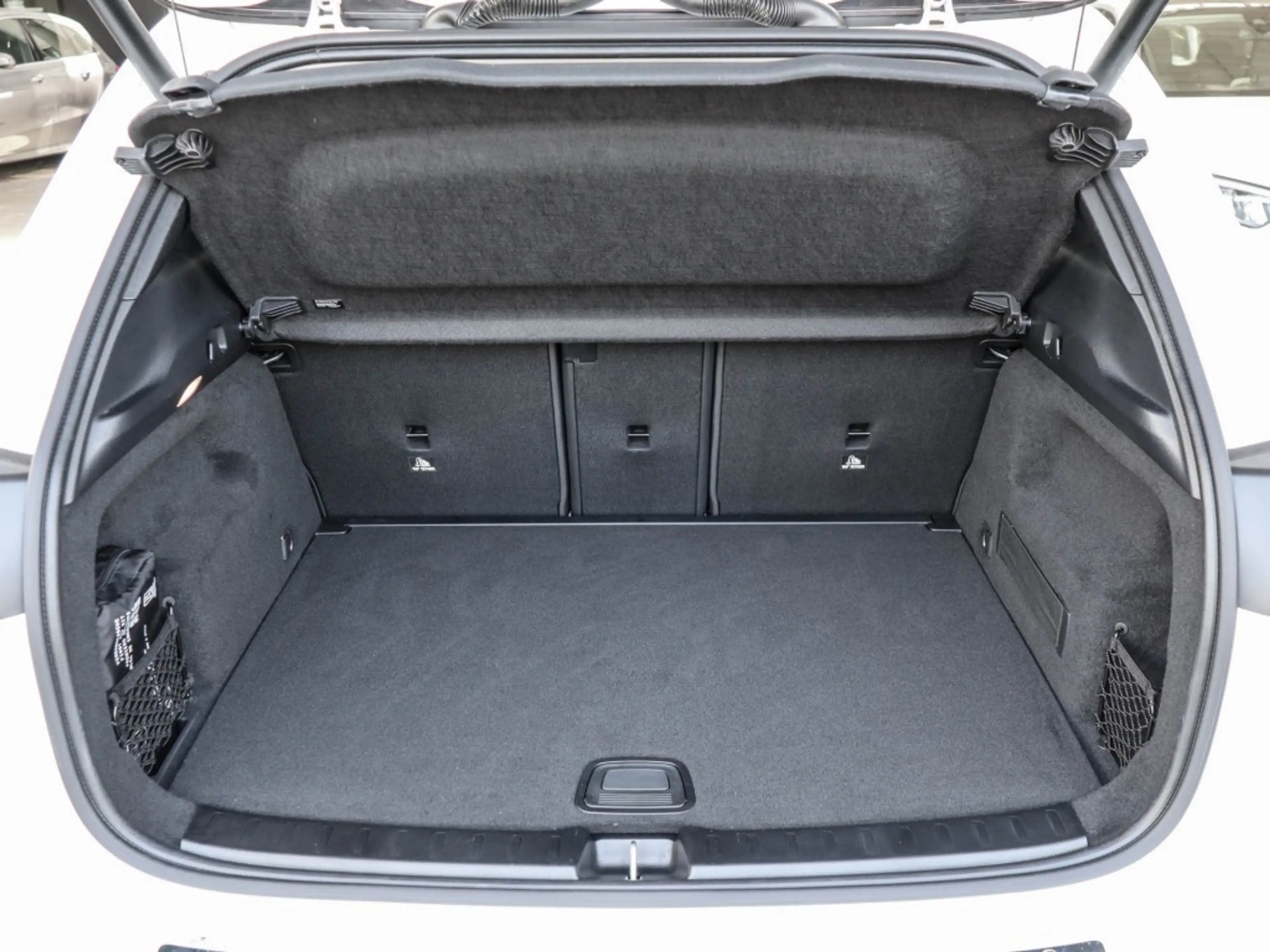 Mercedes-Benz GLA 220 d 4M Progressive/StdHz/Distr/MLB/360/18" — photo 12