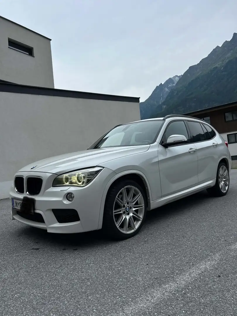 BMW X1 xDrive18d Weiß - 1