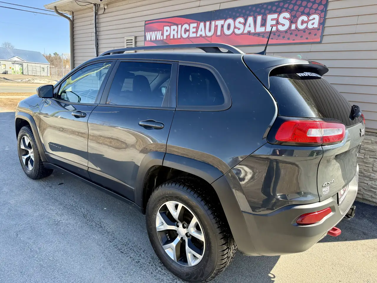 Jeep Cherokee снимка Jeep Cherokee